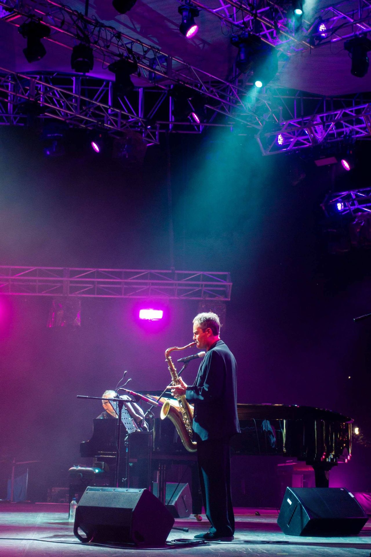 Rick Margitza and Manuel Rocheman on stage, South Korea, 2018