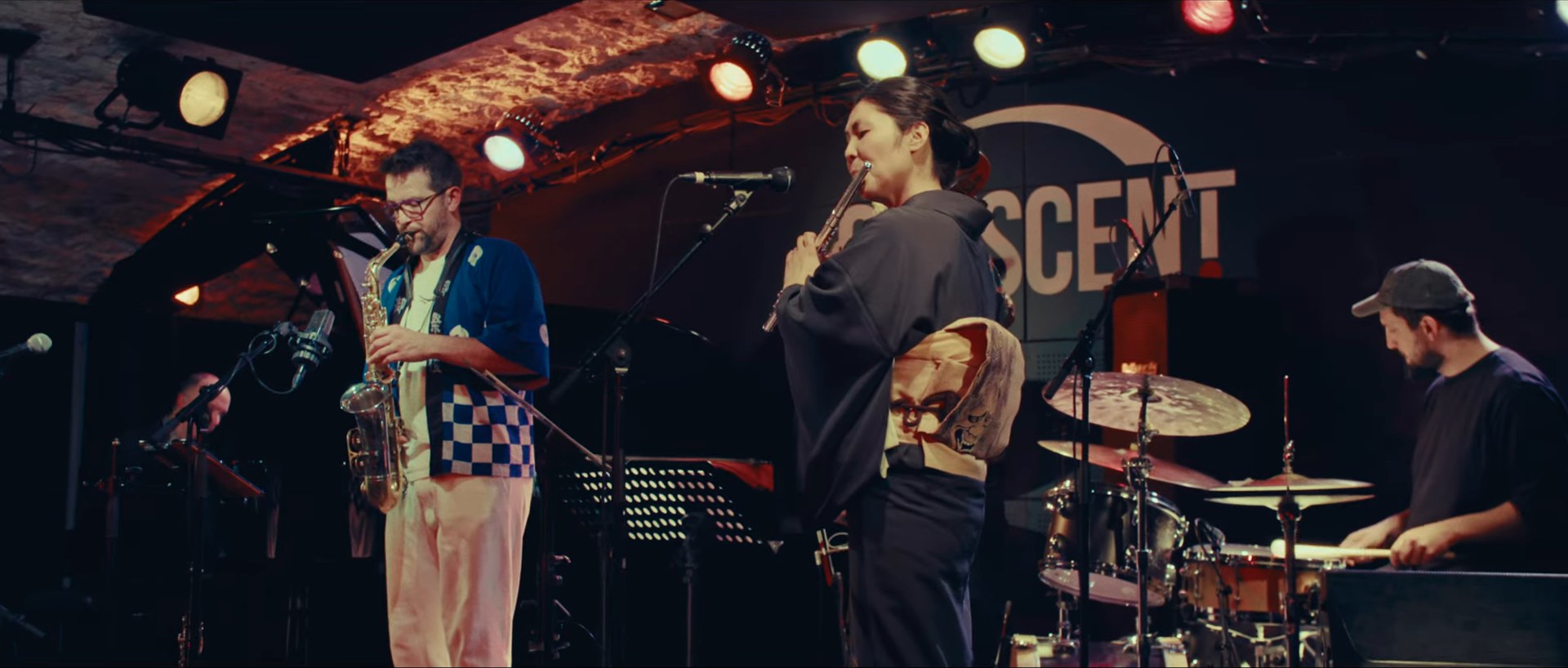 Grégory Sallet on saxophone and Yuriko Kimura on flute, live at Le Crescent, Mâcon
